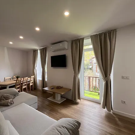 Apartamentos Villacarriedo *